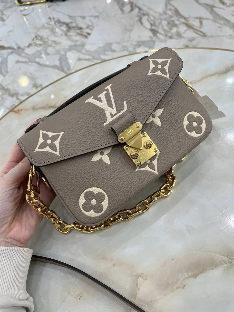 СУМКА LOUIS VUITTON POCHETTE METIS детальное фото