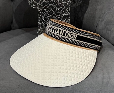 КОЗЫРЕК CHRISTIAN DIOR фото