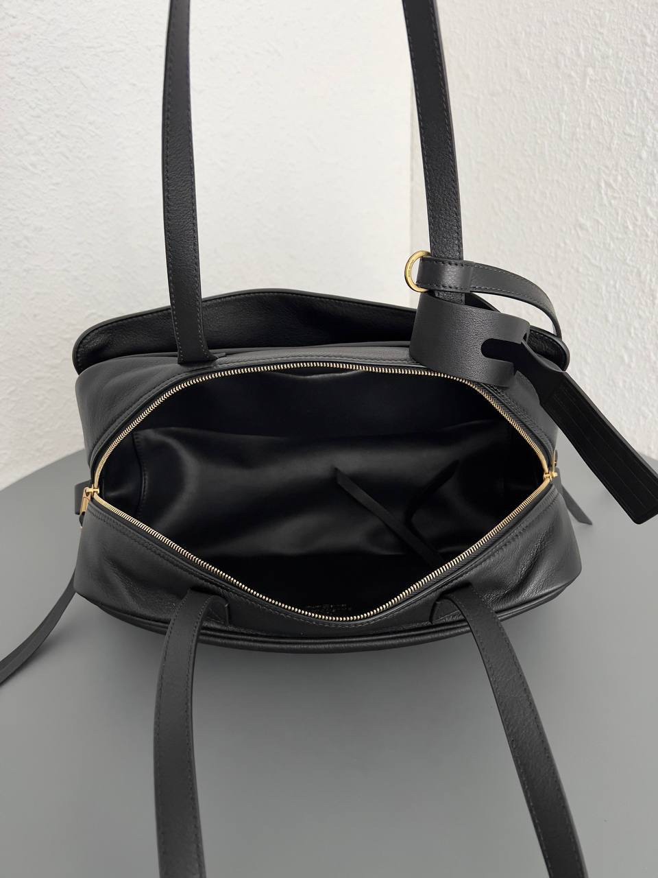 СУМКА BALENCIAGA CARRIE детальное фото