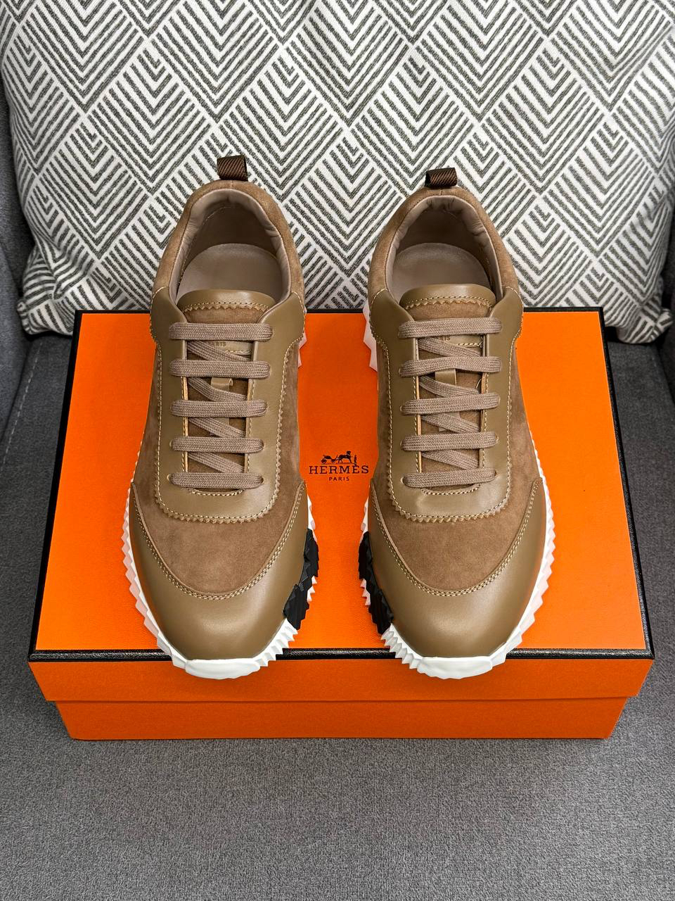 МУЖСКИЕ КРОССОВКИ HERMES детальное фото