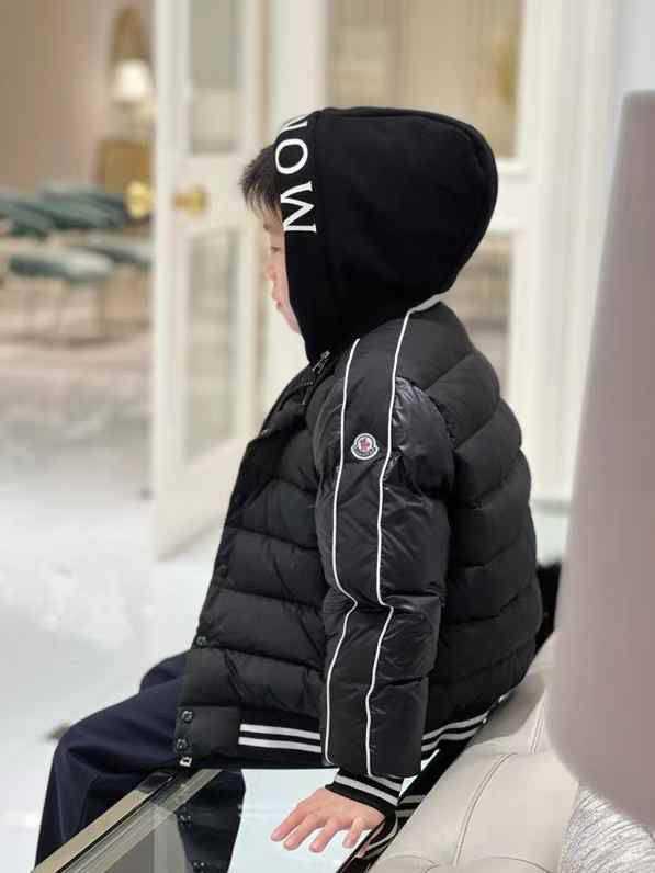 ДЕТСКИЙ ПУХОВИК MONCLER детальное фото