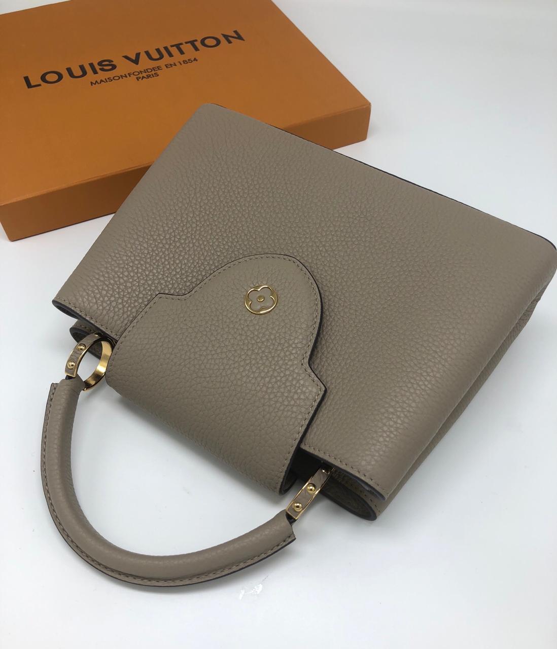 СУМКА LOUIS VUITTON CAPUCINES детальное фото