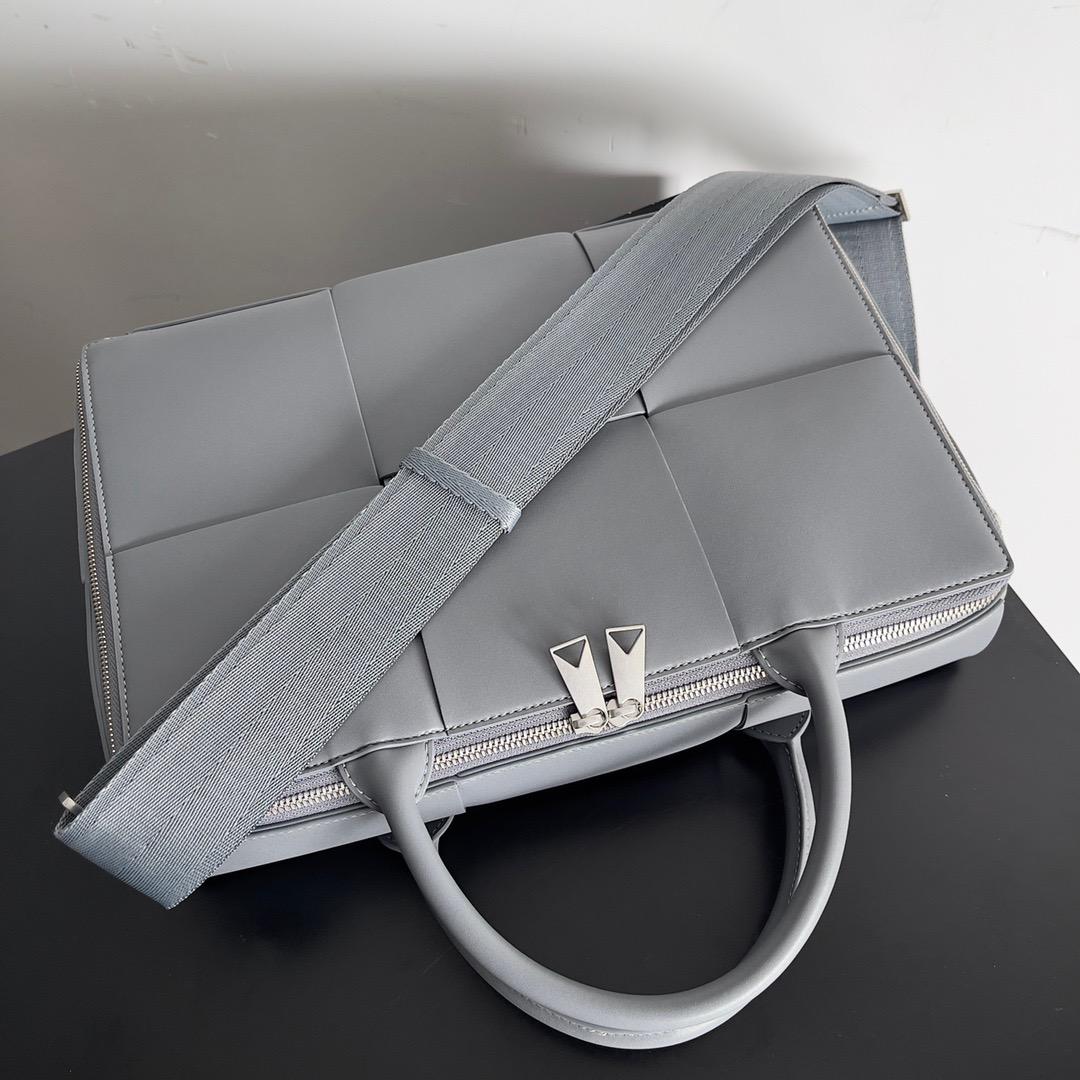 МУЖСКОЙ ПОРТФЕЛЬ BOTTEGA VENETA детальное фото