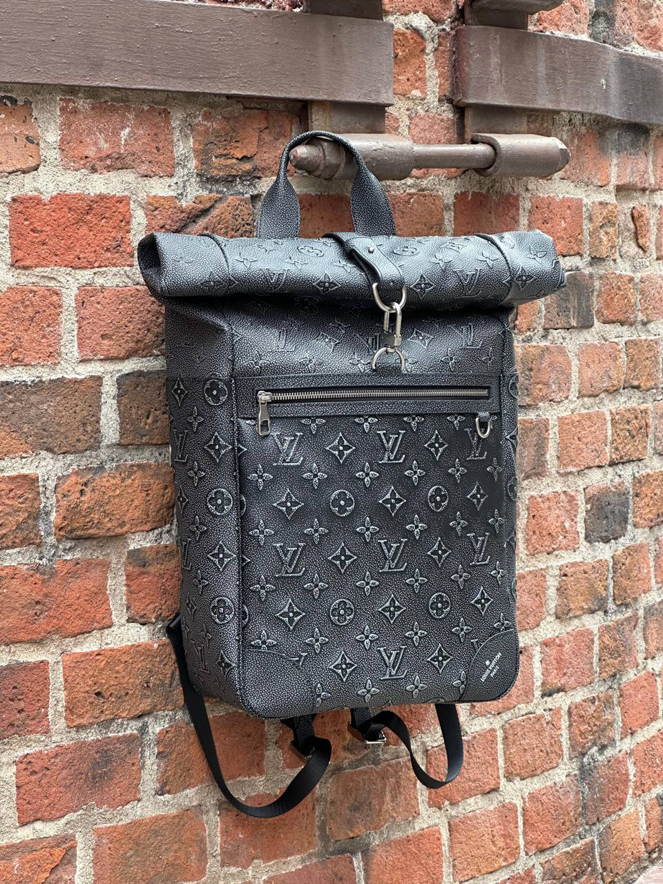 МУЖСКОЙ РЮКЗАК LOUIS VUITTON детальное фото