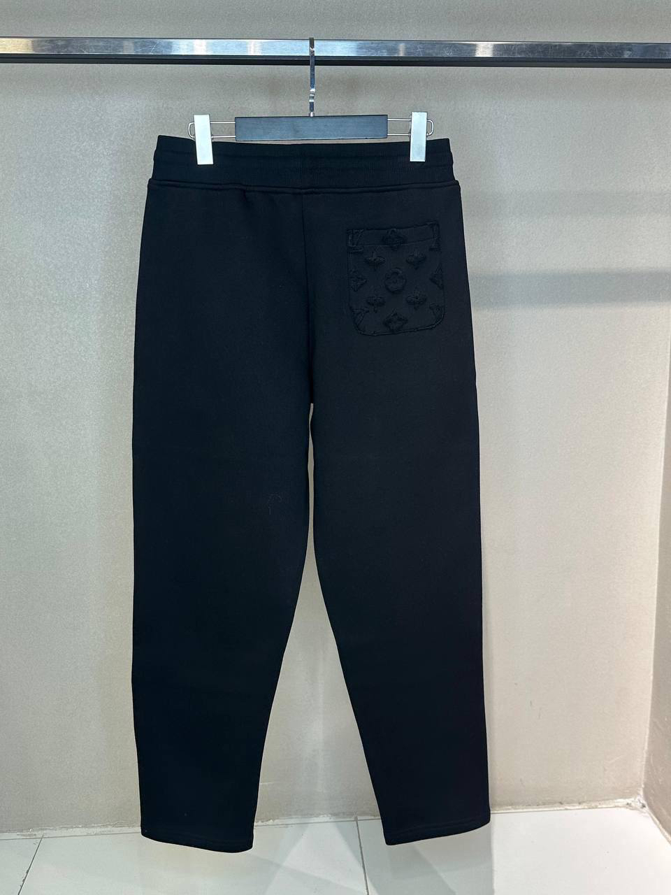 МУЖСКОЙ КОСТЮМ LOUIS VUITTON детальное фото