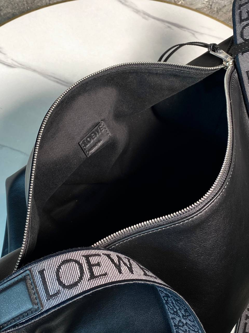 МУЖСКАЯ СУМКА МЕССЕНДЖЕР LOEWE детальное фото