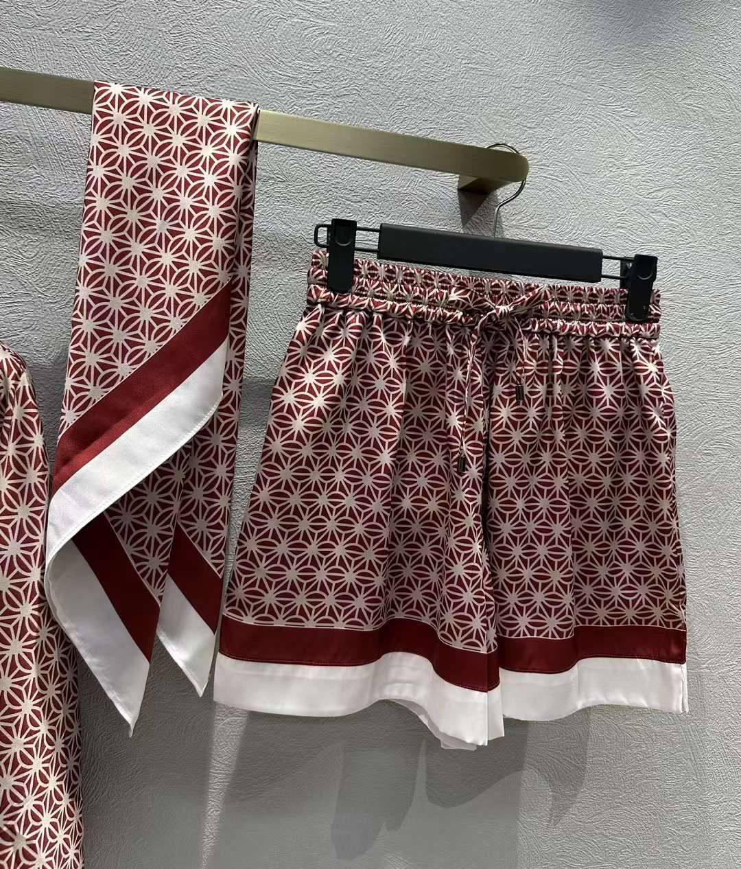 КОСТЮМ BRUNELLO CUCINELLI детальное фото