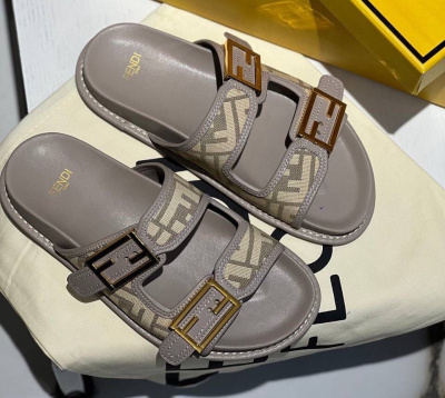 ШЛЕПКИ FENDI фото