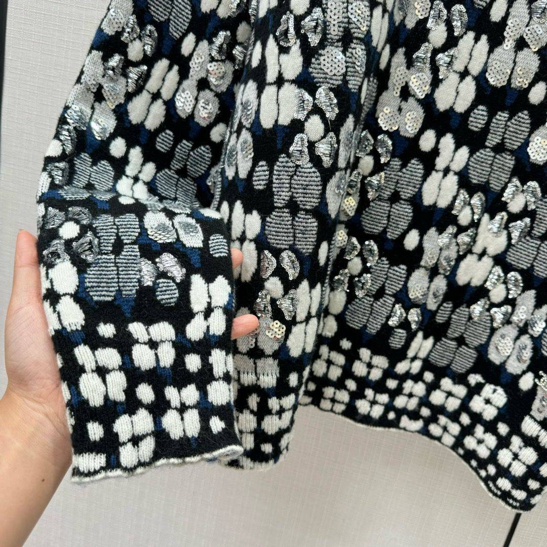 СВИТЕР CHANEL детальное фото