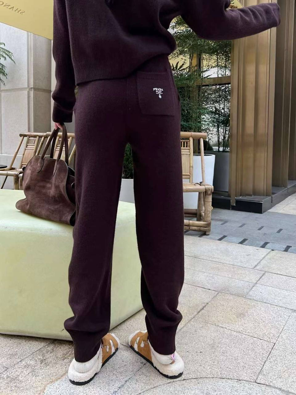 КОСТЮМ PRADA детальное фото