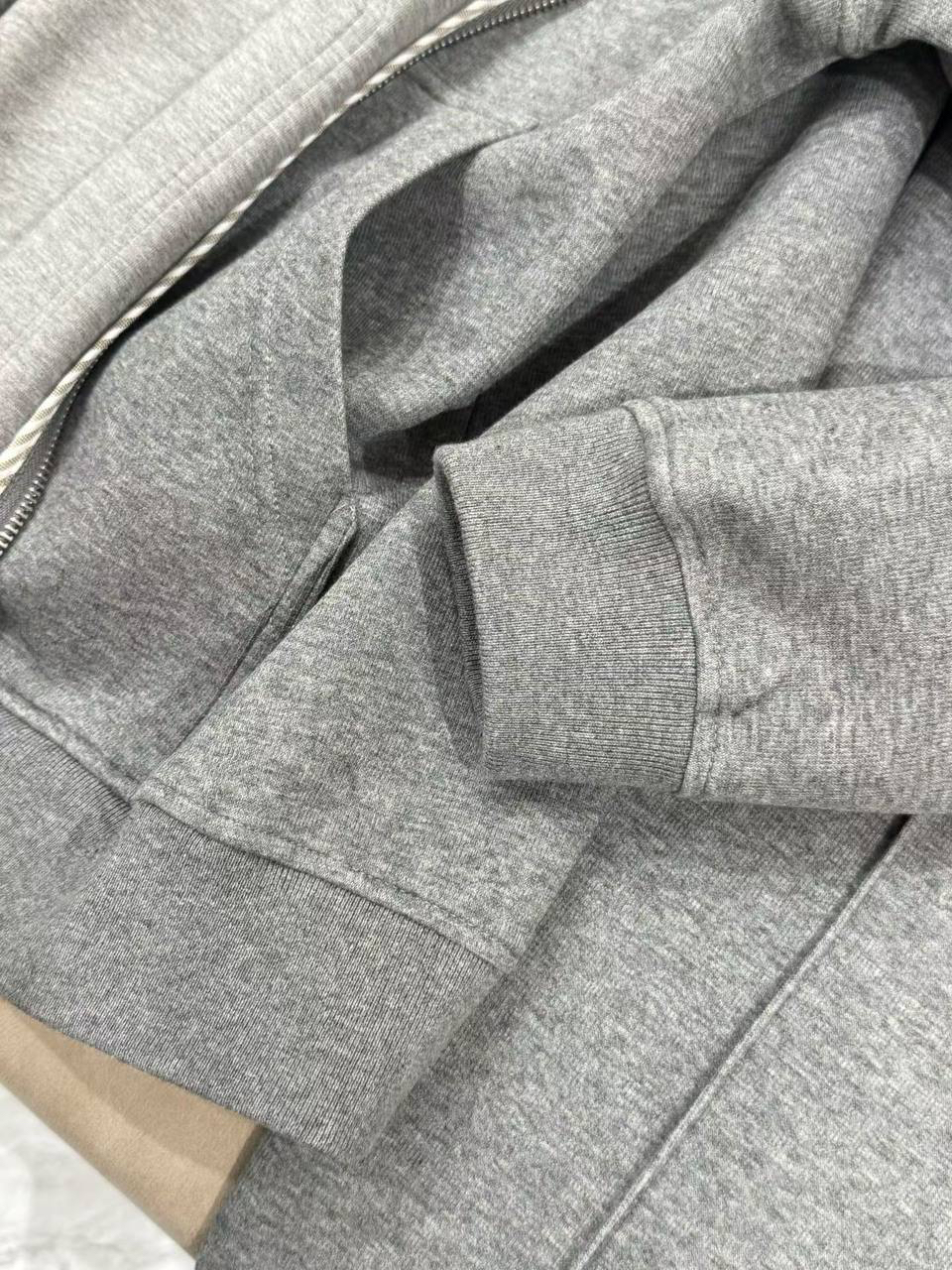 МУЖСКОЙ КОСТЮМ BRUNELLO CUCINELLI детальное фото