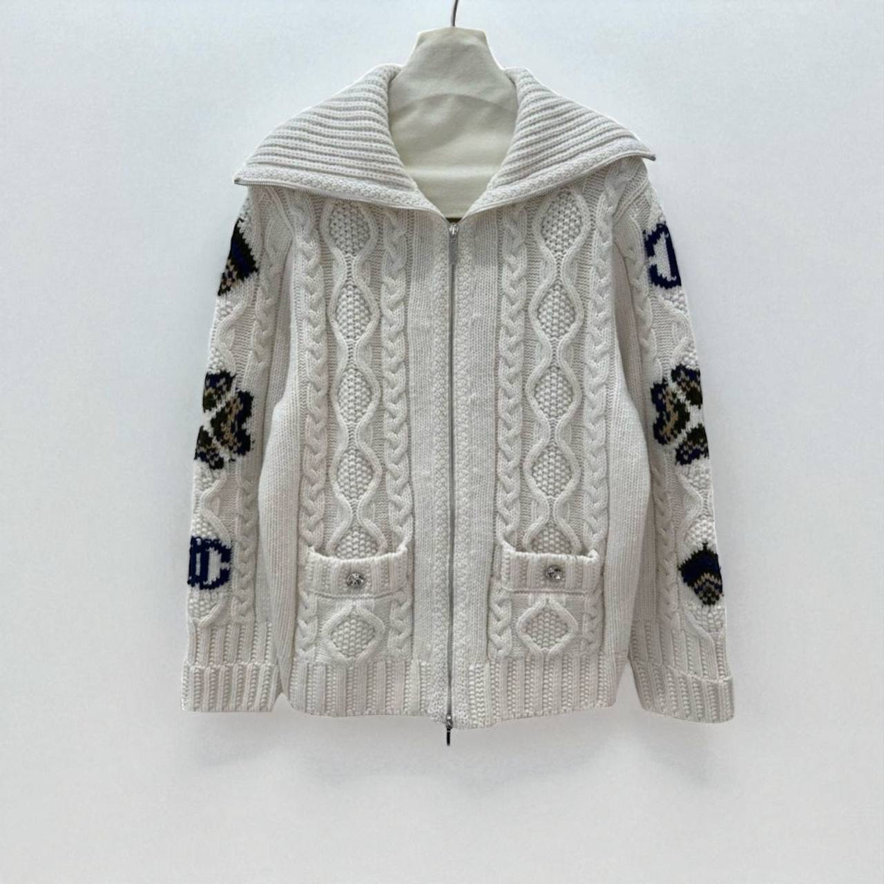 КАРДИГАН CHANEL детальное фото