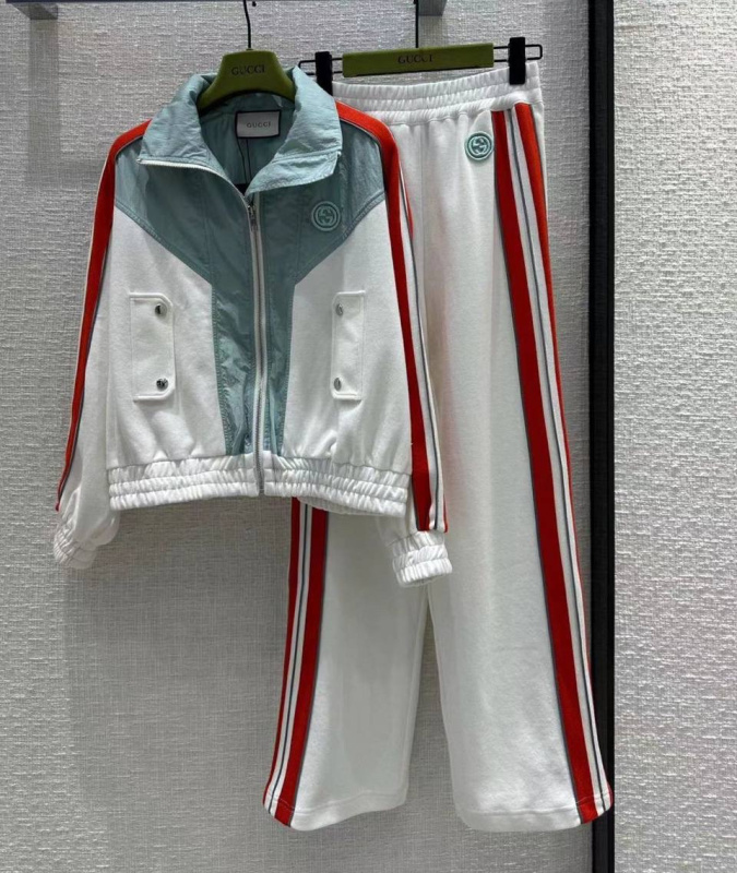 КОСТЮМ GUCCI фото