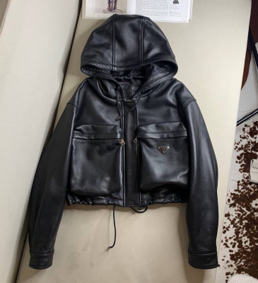 КУРТКА PRADA фото