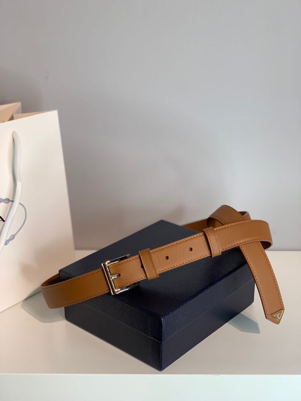 ЖЕНСКИЙ РЕМЕНЬ PRADA детальное фото