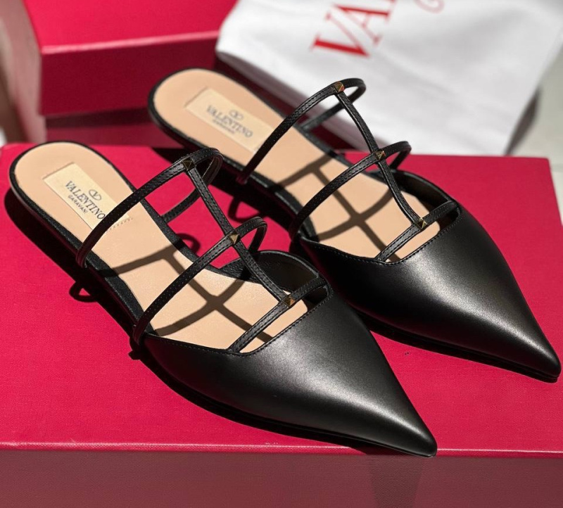 ШЛЕПКИ VALENTINO фото