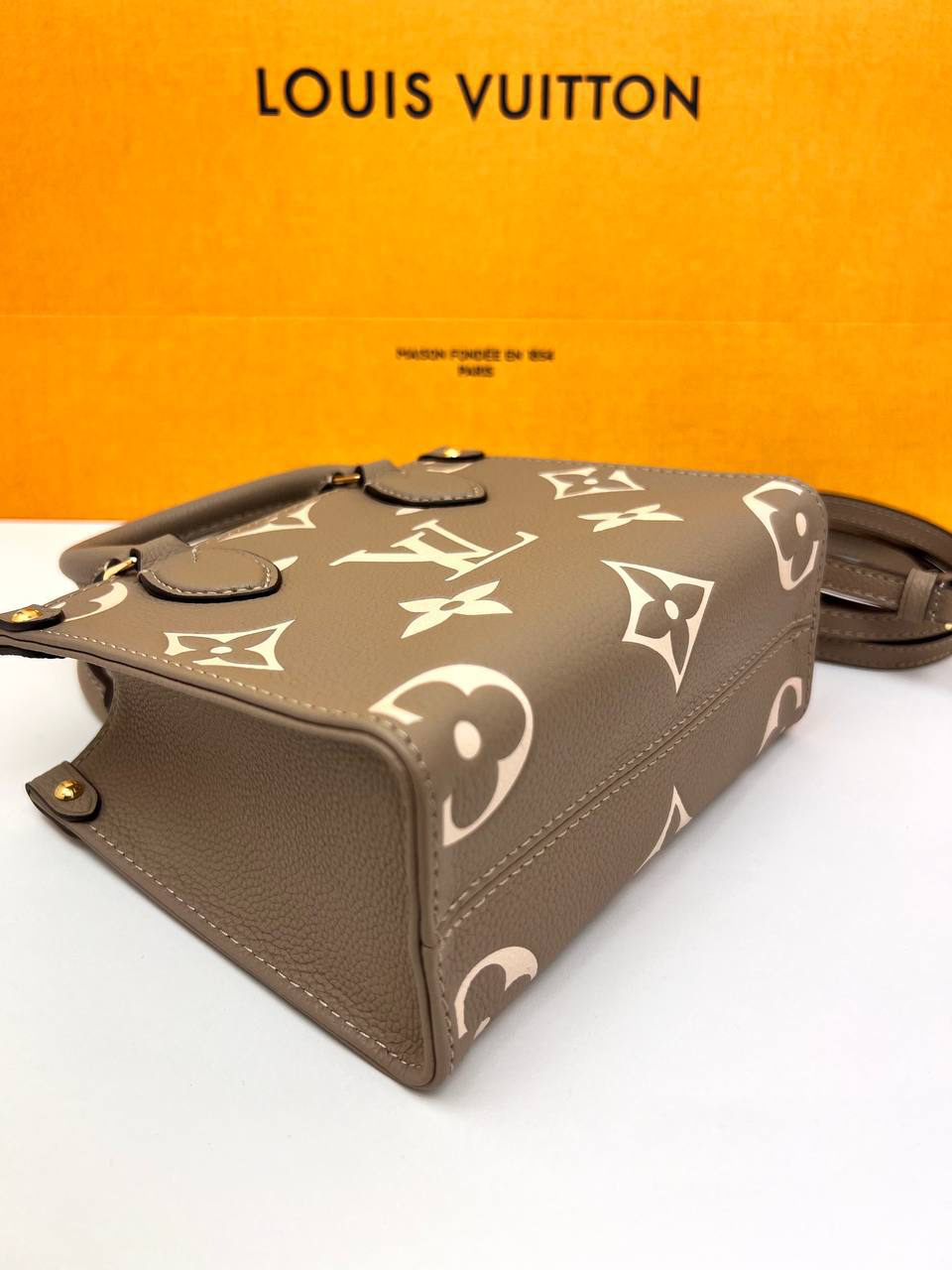 СУМКА LOUIS VUITTON детальное фото