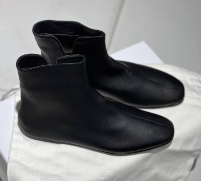 БОТИЛЬОНЫ THE ROW фото