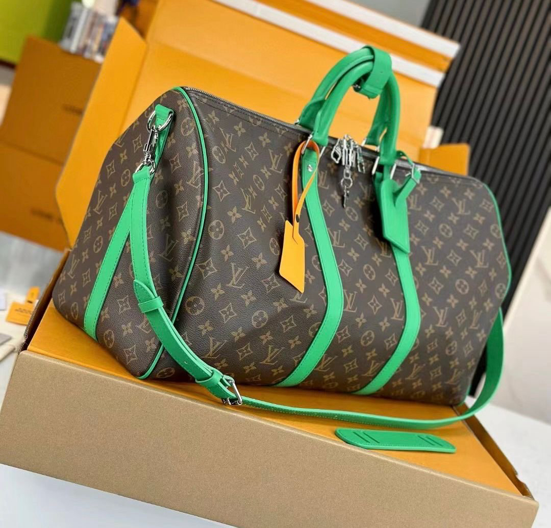ДОРОЖНАЯ СУМКА LOUIS VUITTON детальное фото