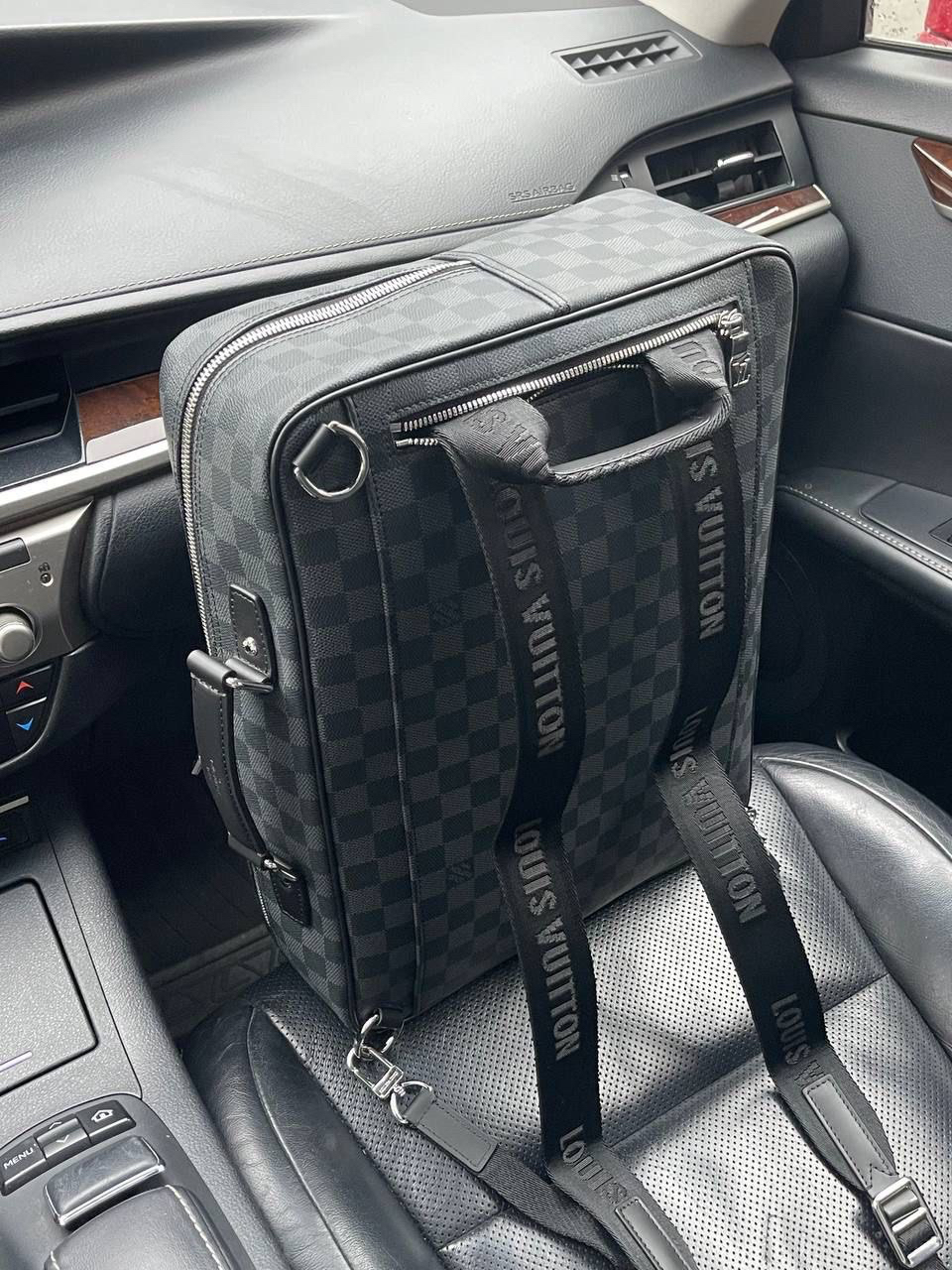 МУЖСКОЙ ПОРТФЕЛЬ-РЮКЗАК LOUIS VUITTON детальное фото