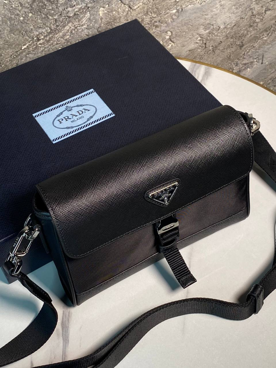 МУЖСКАЯ СУМКА МЕССЕНДЖЕР PRADA детальное фото
