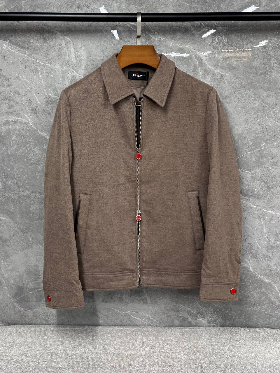 МУЖСКАЯ КУРТКА KITON детальное фото