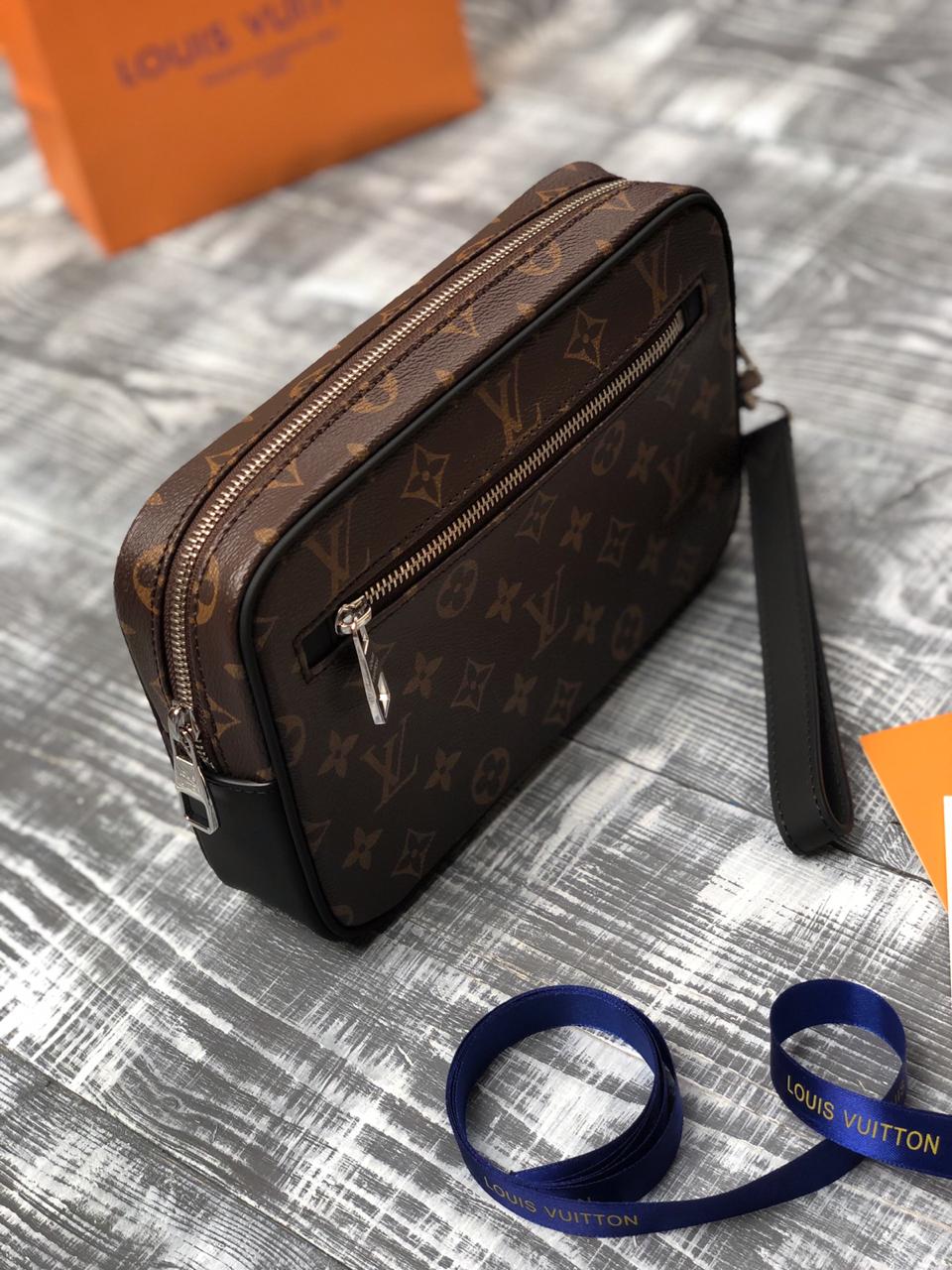 МУЖСКОЙ КЛАТЧ LOUIS VUITTON детальное фото