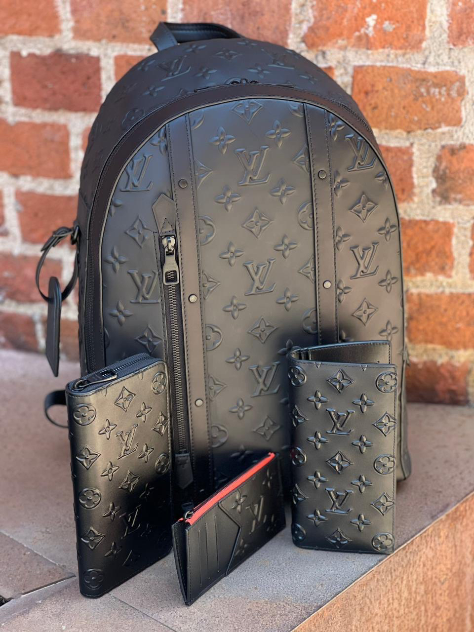МУЖСКОЙ РЮКЗАК LOUIS VUITTON детальное фото