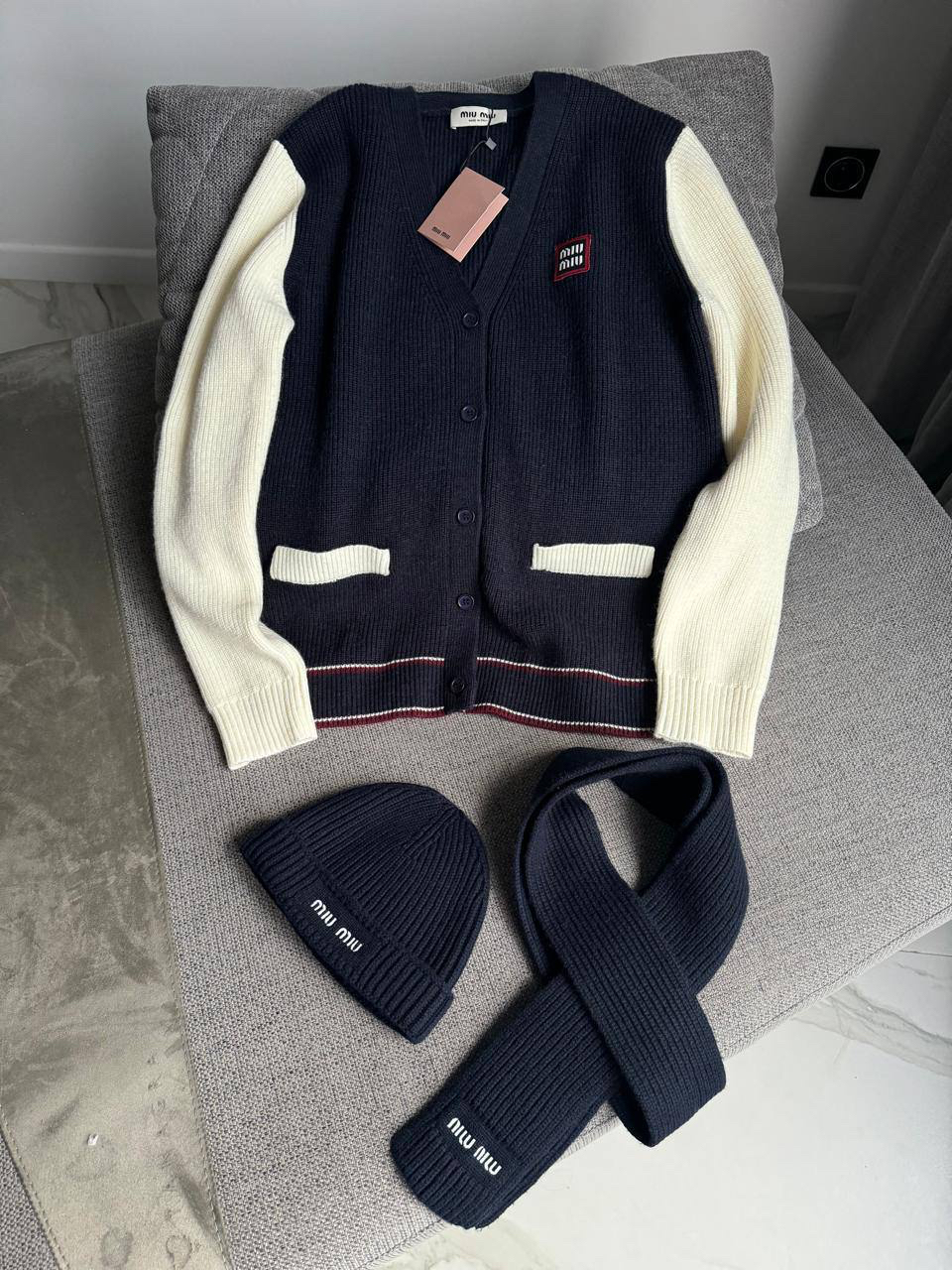 КАРДИГАН MIU MIU детальное фото