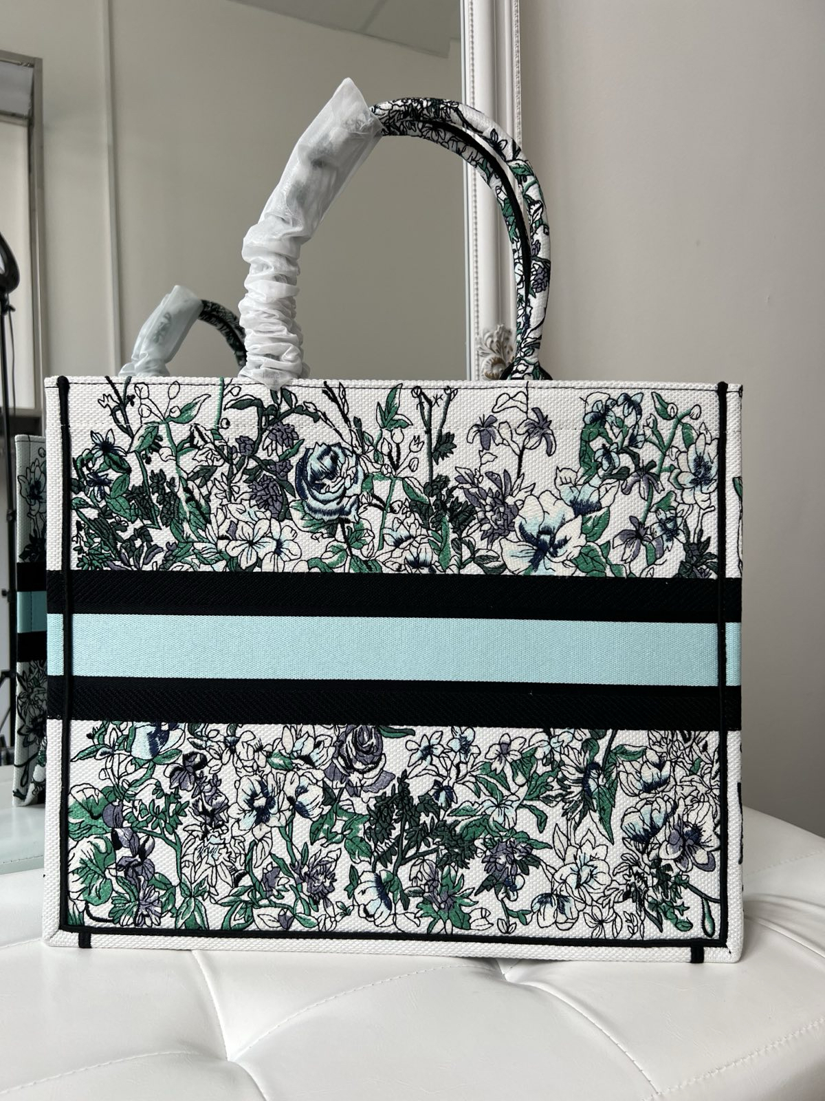 СУМКА CHRISTIAN DIOR BOOK 41 детальное фото