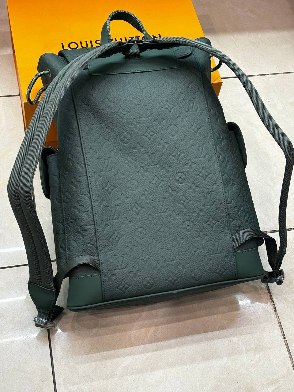 МУЖСКОЙ РЮКЗАК LOUIS VUITTON детальное фото