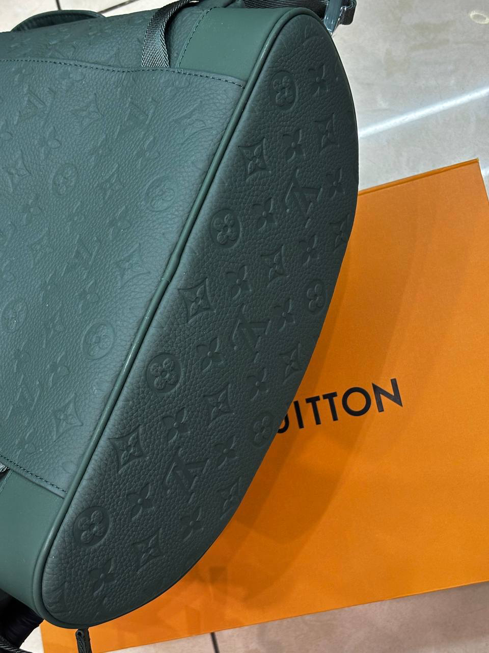 МУЖСКОЙ РЮКЗАК LOUIS VUITTON детальное фото