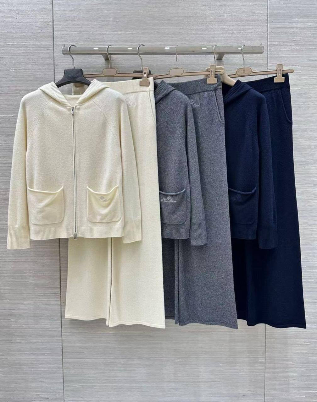 КОСТЮМ LORO PIANA детальное фото