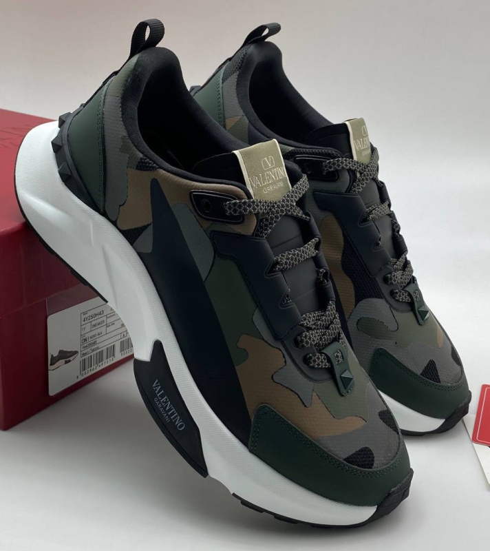 МУЖСКИЕ КРОССОВКИ VALENTINO фото
