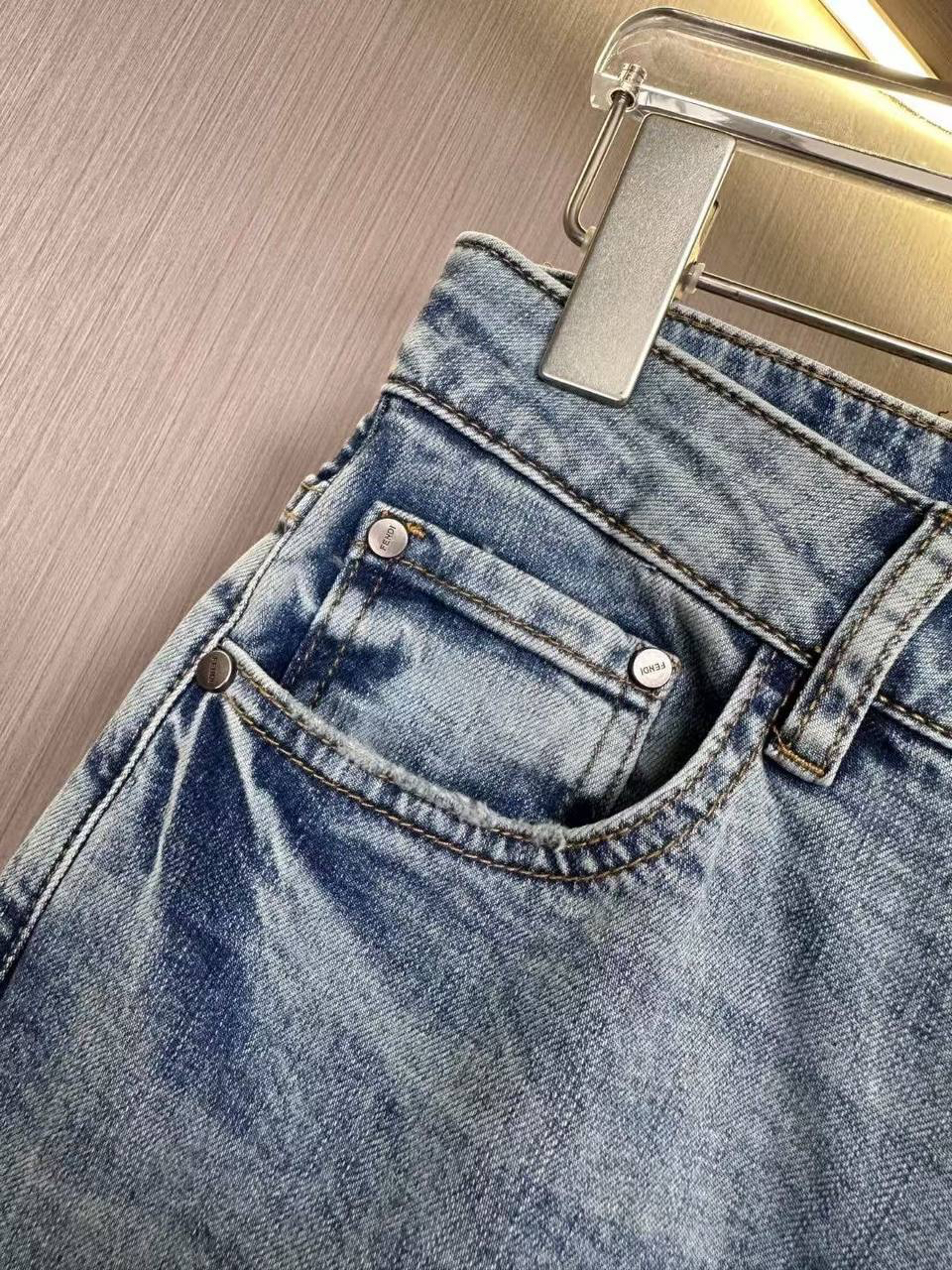 МУЖСКИЕ ДЖИНСЫ FENDI детальное фото
