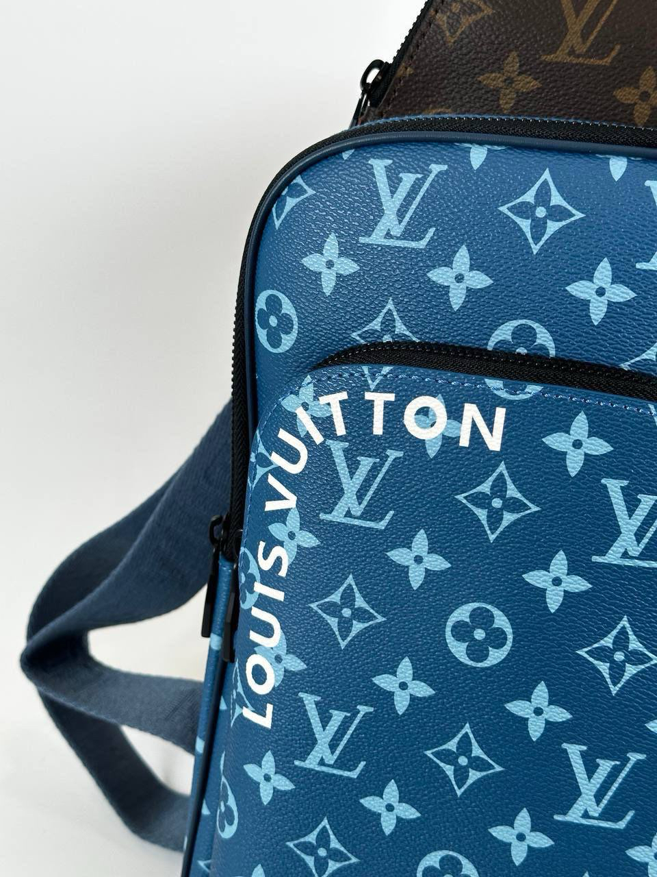 МУЖСКАЯ СУМКА СЛИНГ LOUIS VUITTON детальное фото