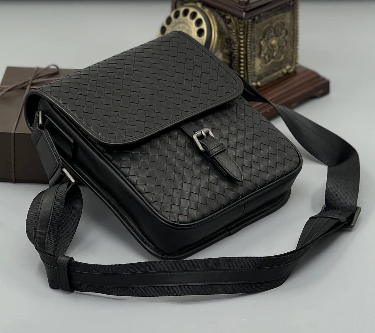 СУМКА МЕССЕРДЖЕР BOTTEGA VENETA детальное фото