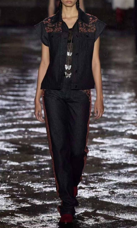 КОСТЮМ CHRISTIAN DIOR фото