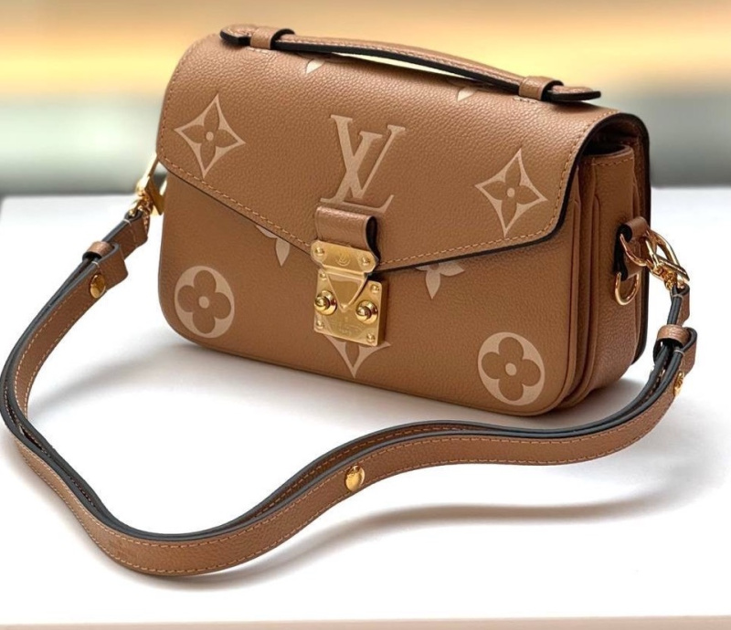 СУМКА LOUIS VUITTON POCHETTE METIS фото