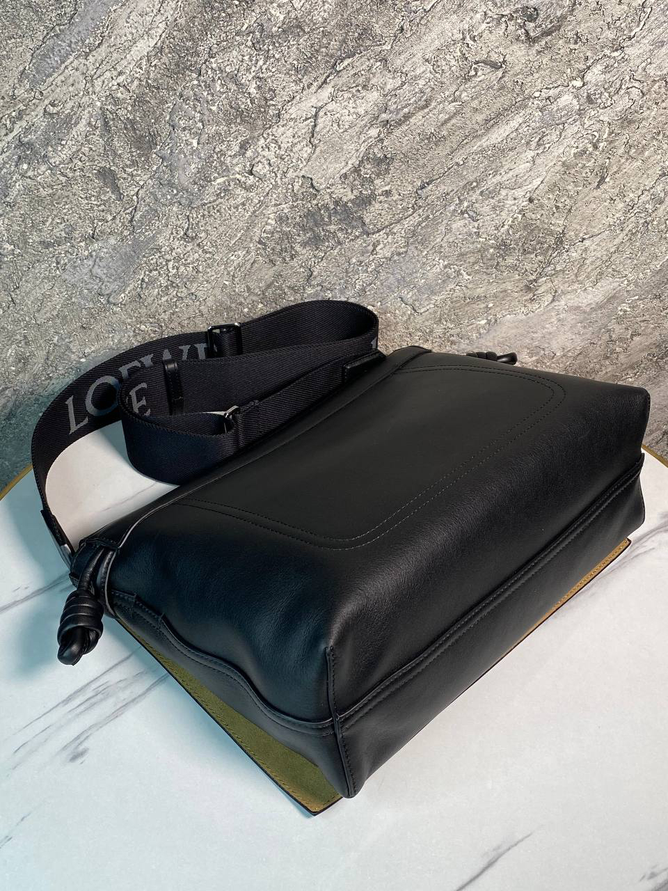 МУЖСКАЯ СУМКА МЕССЕНДЖЕР LOEWE детальное фото