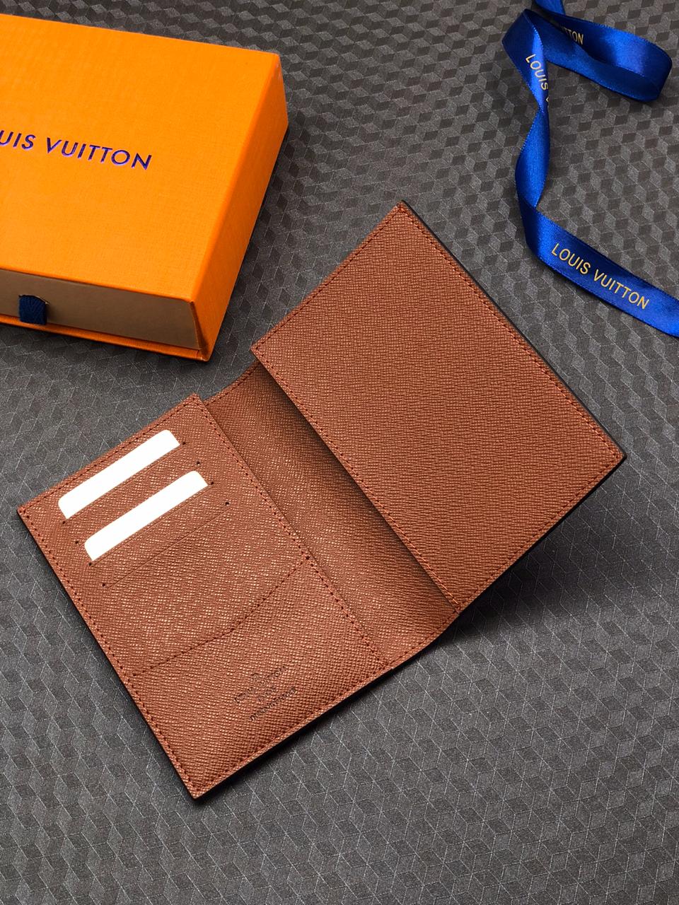 ОБЛОЖКА НА ПАСПОРТ LOUIS VUITTON детальное фото