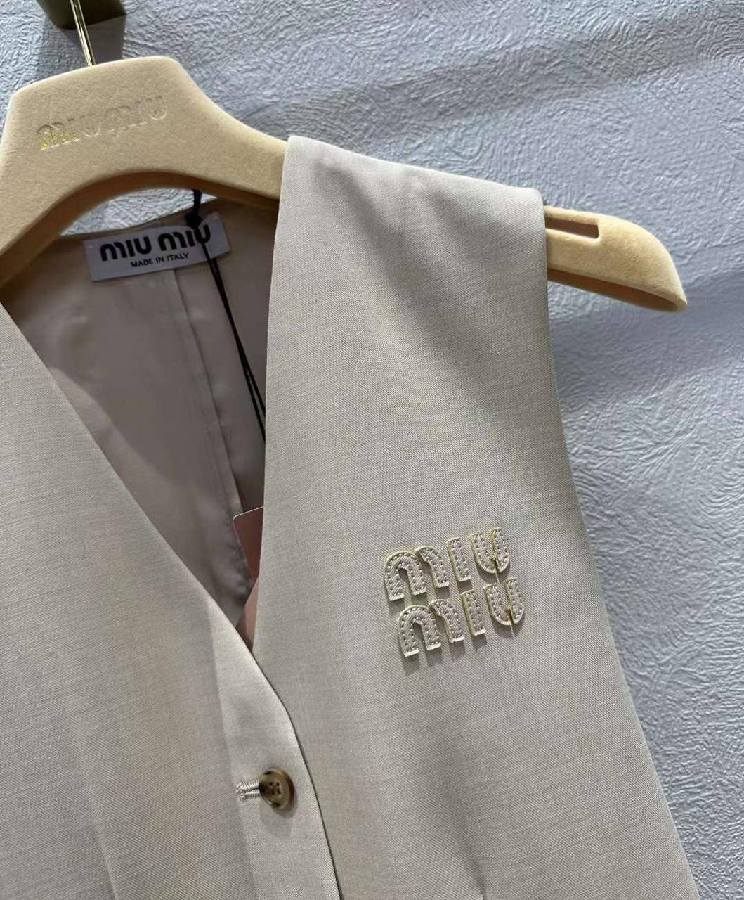 ЖИЛЕТ MIU MIU детальное фото