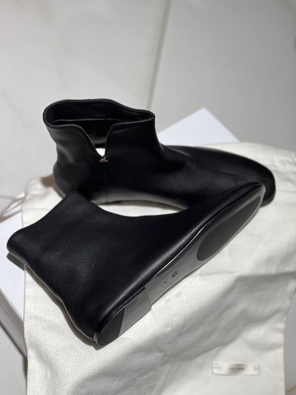 БОТИЛЬОНЫ THE ROW детальное фото