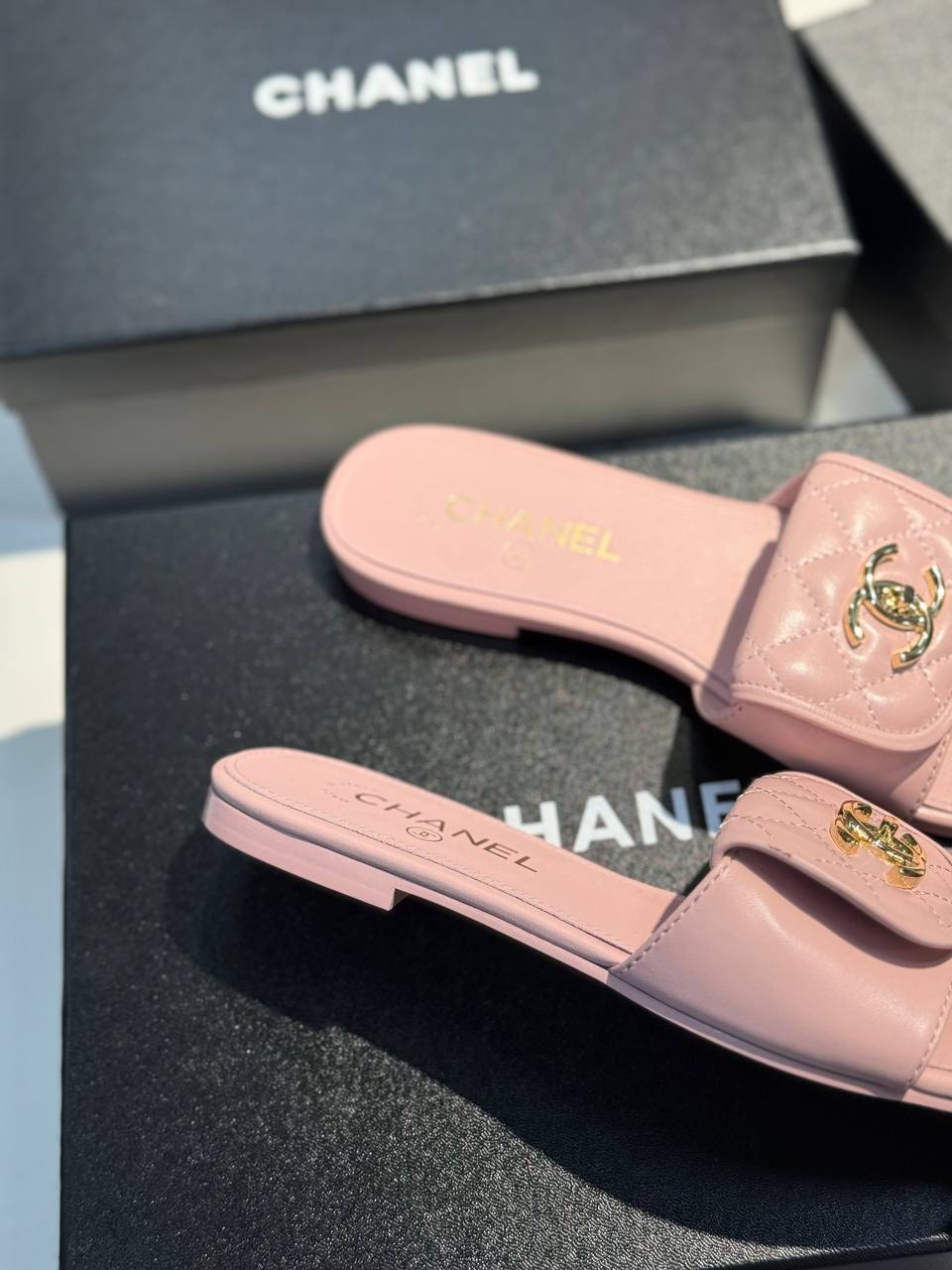 ШЛЕПКИ CHANEL детальное фото