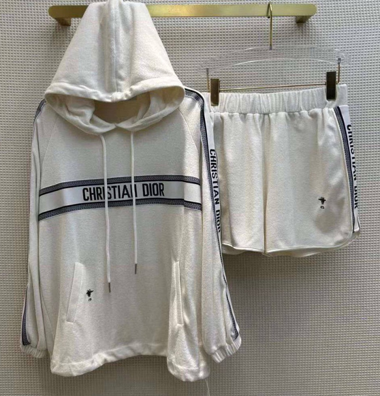 КОСТЮМ CHRISTIAN DIOR фото