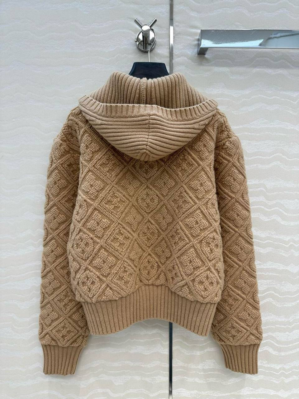 БОМБЕР LOUIS VUITTON детальное фото