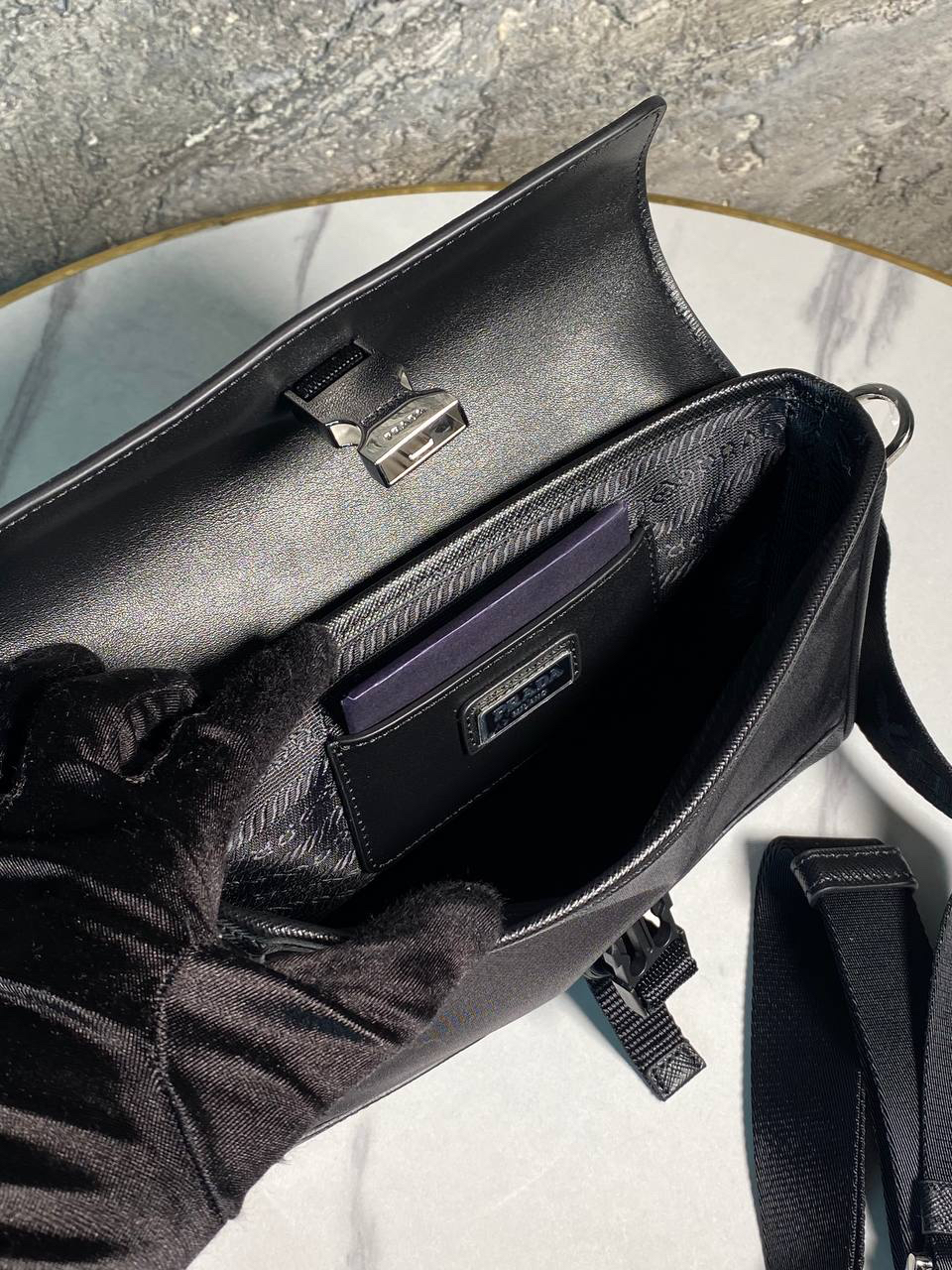 МУЖСКАЯ СУМКА МЕССЕНДЖЕР PRADA детальное фото