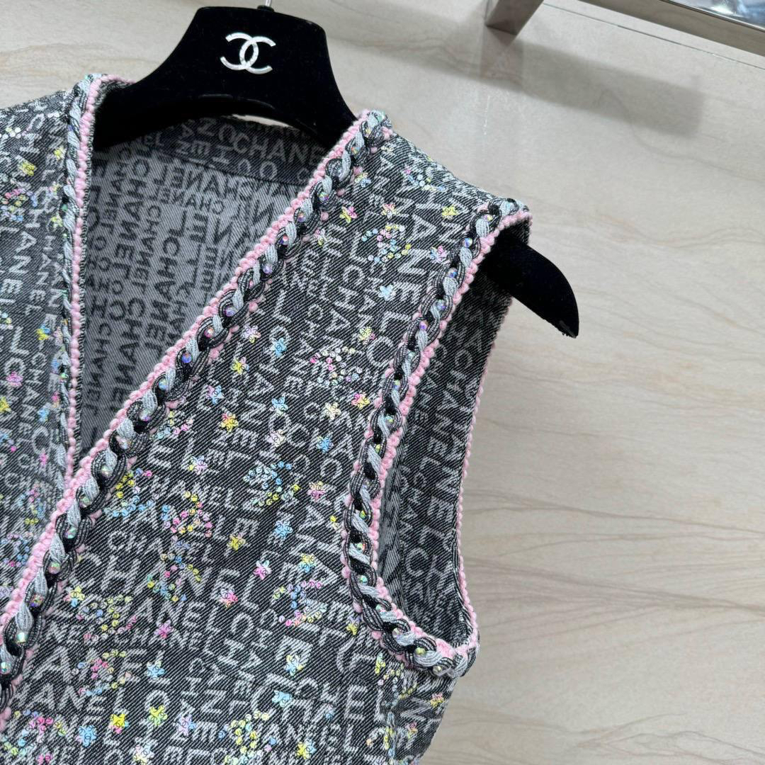 ЖИЛЕТ CHANEL детальное фото