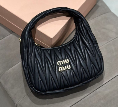 СУМКА MIU MIU WANDER фото