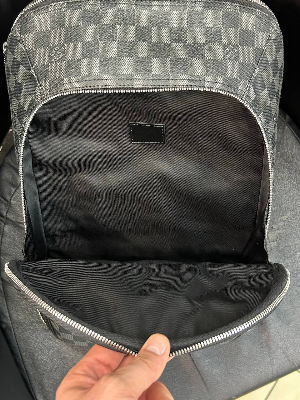 МУЖСКОЙ РЮКЗАК LOUIS VUITTON детальное фото